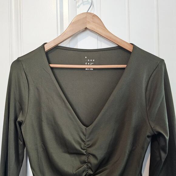 A New Day Bodysuit Women Medium Deep Green Stretch Long Sleeve Ruched V-Neck - Picture 3 of 9